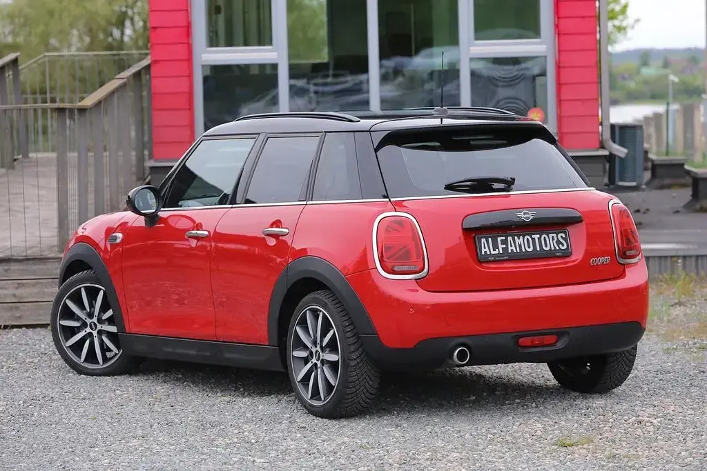 Gebraucht Mini Cooper 136 PS (100 kW) 2019 Rot Kleinwagen
