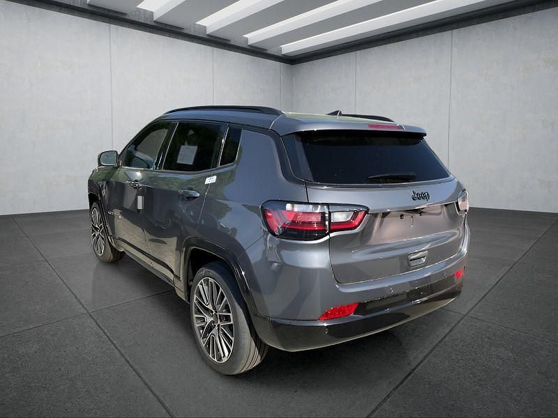 Neu Jeep Compass Summit 131 PS (96 kW) 2025 Grau SUV