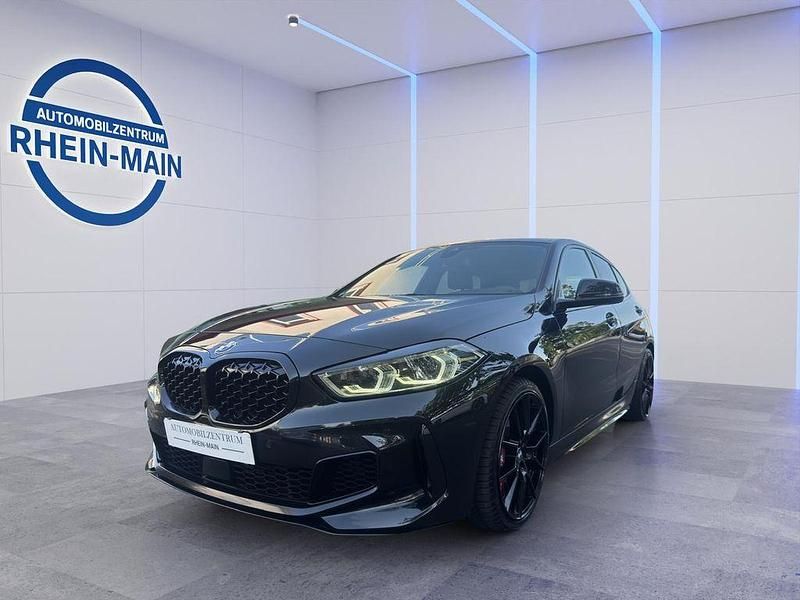 Saphirschwarz Gebraucht 2020 BMW M135 Performance Kleinwagen | 29.991 € (Fairer Preis) - Bild 1/4