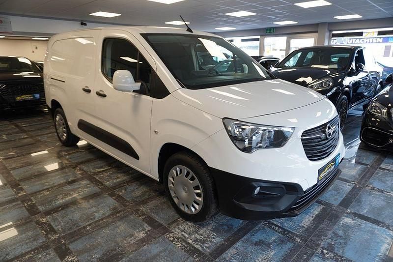 Gebraucht Opel Combo Edition 102 PS (75 kW) 2019 Weiß Van / Kleinbus