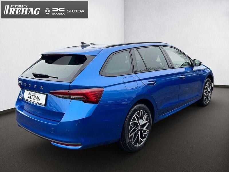 Neu Skoda Octavia 116 PS (85 kW) 2025 Blau Kombi