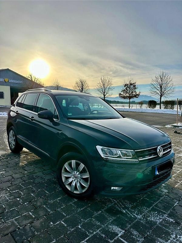 Gebraucht VW Tiguan Sound 150 PS (110 kW) 2017 Grau SUV