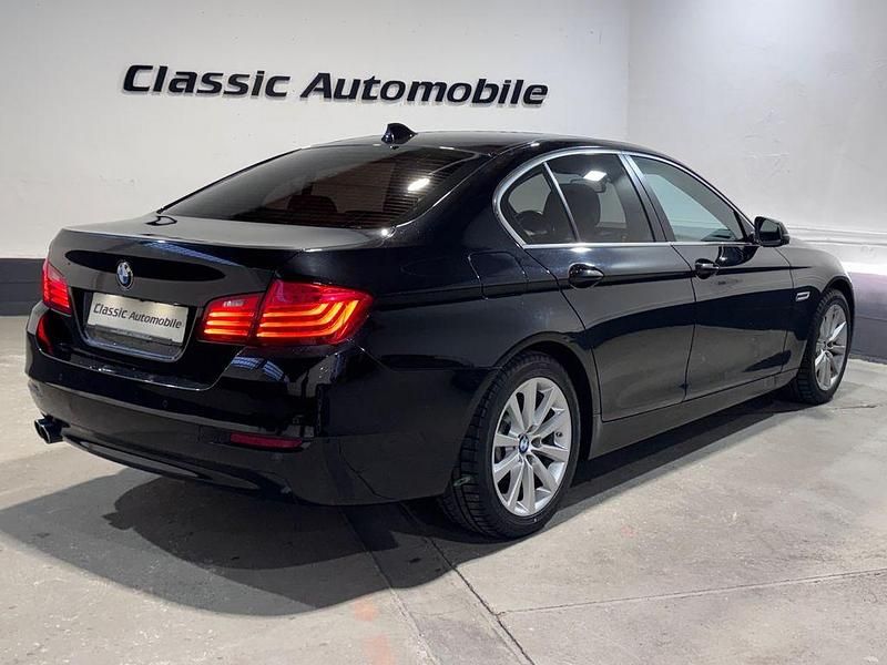 Gebraucht BMW 520 190 PS (139 kW) 2016 Black sapphire metallic Limousine