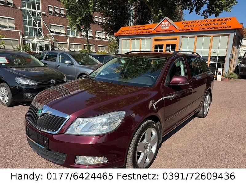 Rot Gebraucht 2013 Skoda Octavia Kombi | 5.990 € (Guter Preis) - Bild 1/4