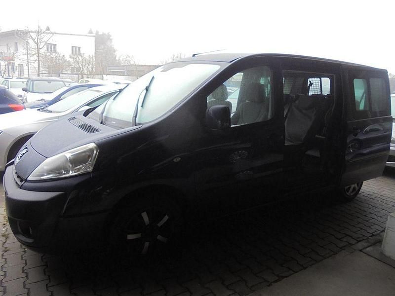 Gebraucht Peugeot TePee Tendance 120 PS (88 kW) 2011 Blau Van / Kleinbus
