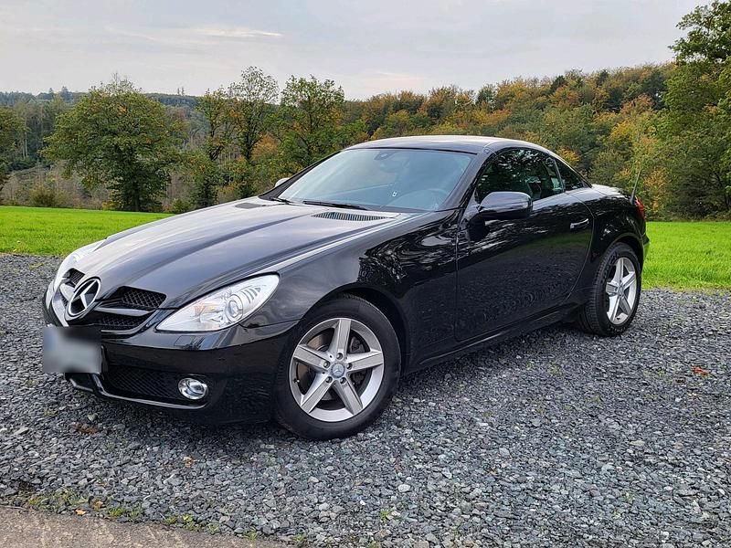 Gebraucht Mercedes SLK300 231 PS (169 kW) 2009 Schwarz Cabrio