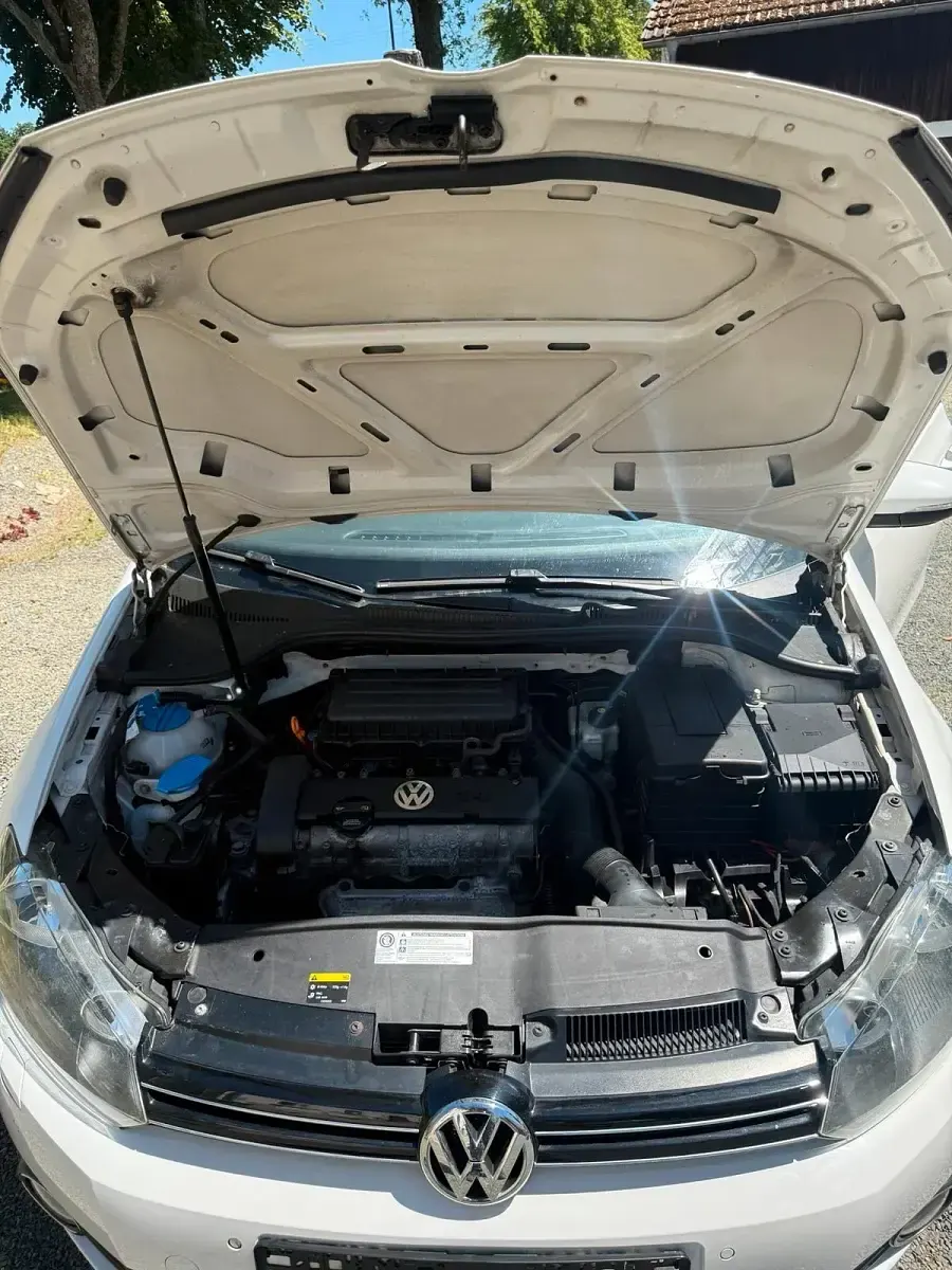 Gebraucht VW Golf 80 PS (58 kW) 2010 Weiß Coupé