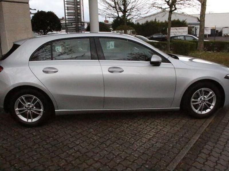 Gebraucht Mercedes A200 163 PS (119 kW) 2018 Silber Limousine