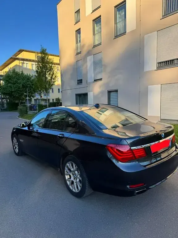 Gebraucht BMW 740 306 PS (225 kW) 2011 Schwarz Limousine