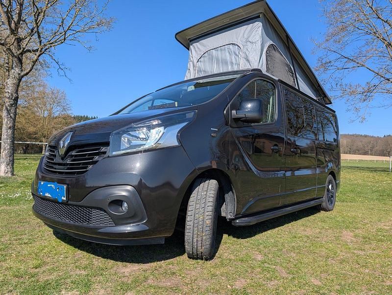 Schwarz Gebraucht 2018 Renault Trafic Van | 34.490 € - Bild 1/4