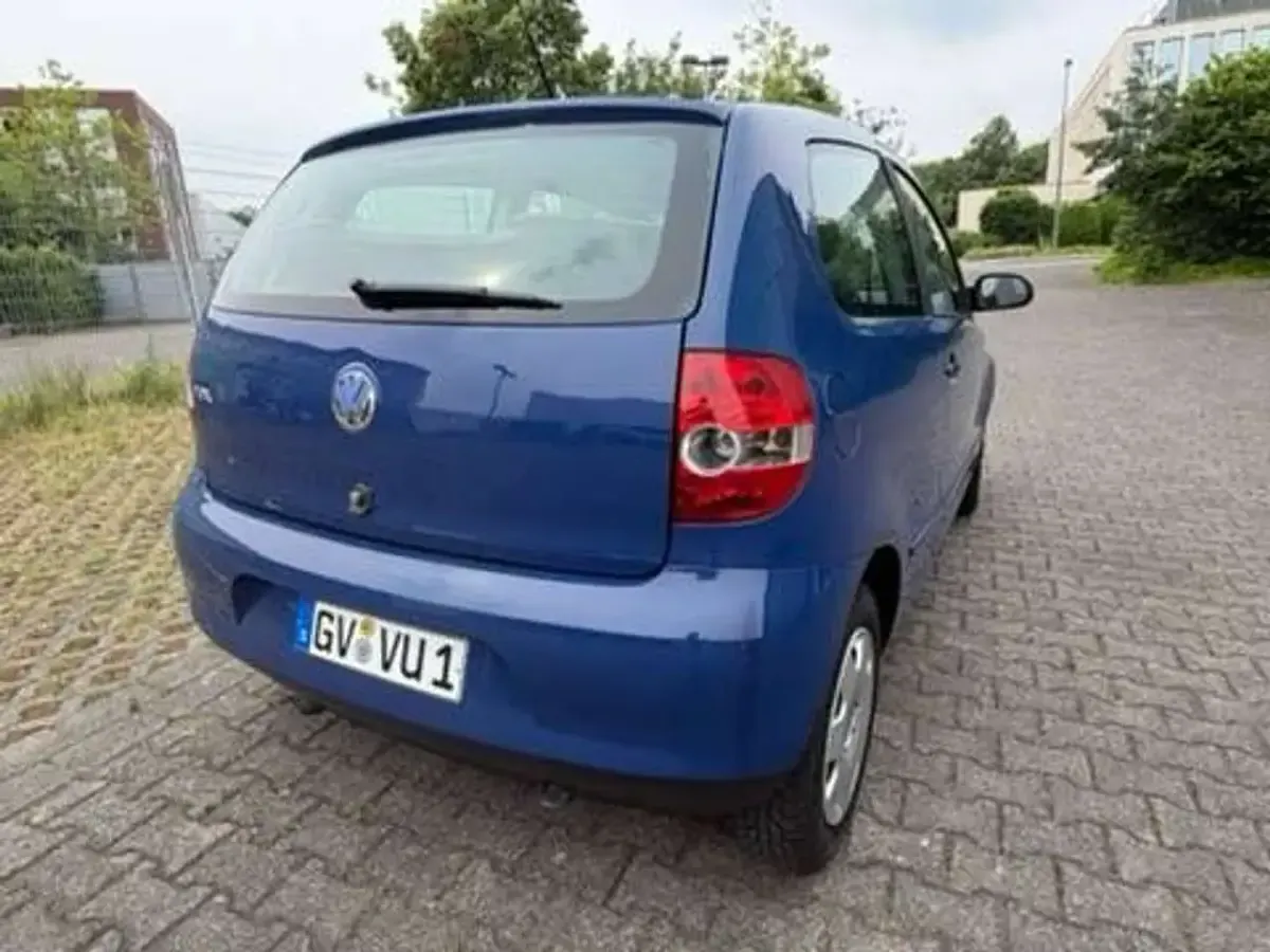 Gebraucht VW Fox 54 PS (39 kW) 2010 Blau Kleinwagen