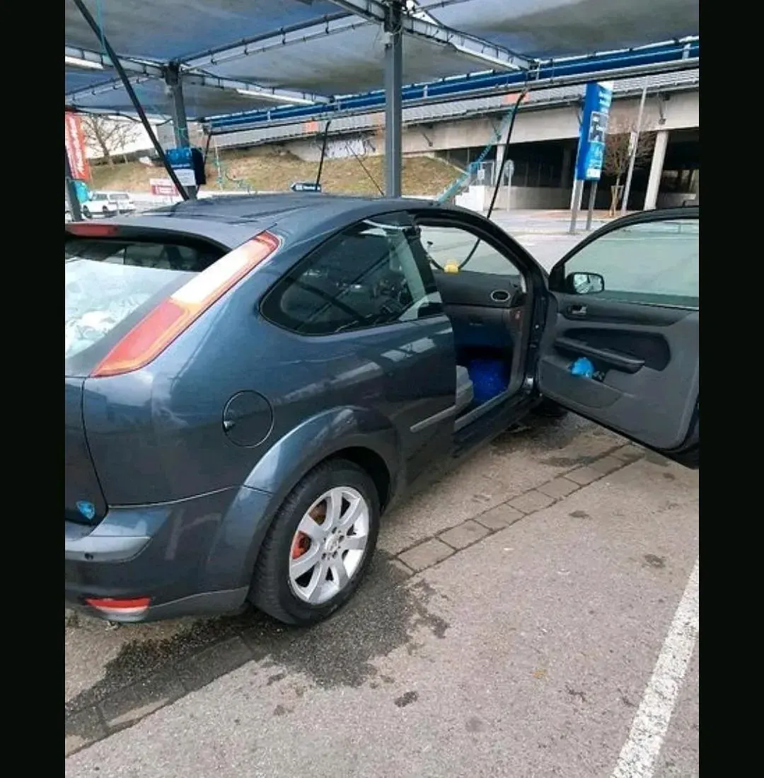 Gebraucht Ford Focus 101 PS (74 kW) 2005 Grau Kleinwagen
