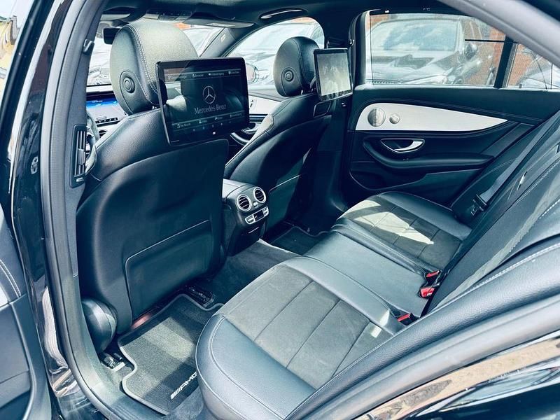 Gebraucht Mercedes E300 AMG 306 PS (225 kW) 2021 Schwarz Limousine