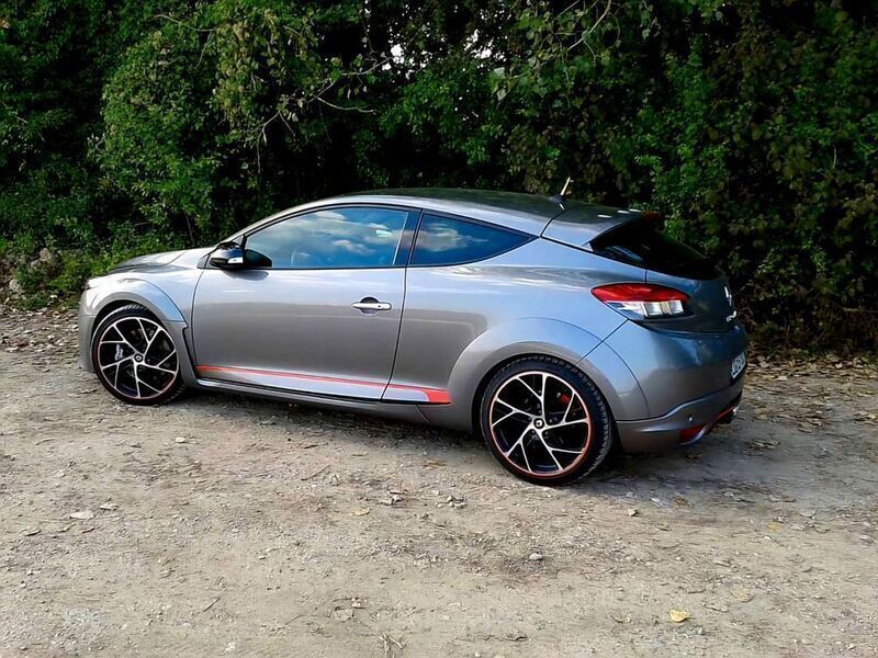 Gebraucht Renault Mégane III R.S. 300 PS (220 kW) 2010 Grau Coupé