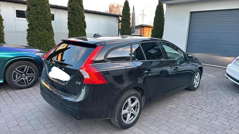 Gebraucht Volvo V60 150 PS (110 kW) 2016 Schwarz Kombi