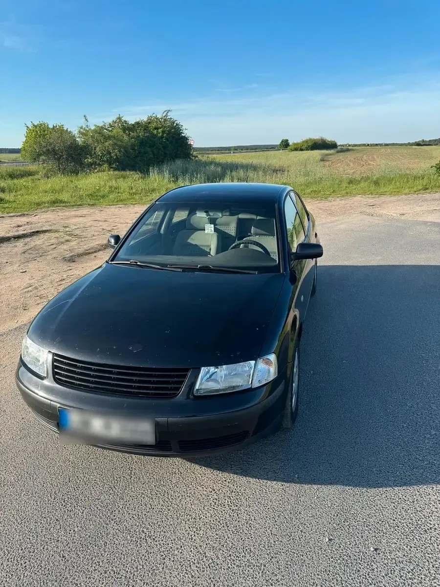 Gebraucht VW Passat 115 PS (84 kW) 1999 Schwarz Limousine