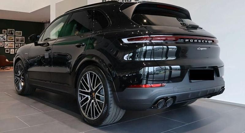 Gebraucht Porsche Cayenne 470 PS (345 kW) 2025 Chromitschwarz SUV