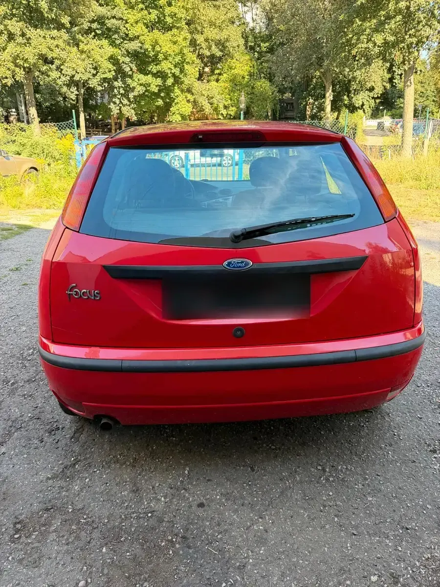 Gebraucht Ford Focus 101 PS (74 kW) 2003 Rot Kleinwagen