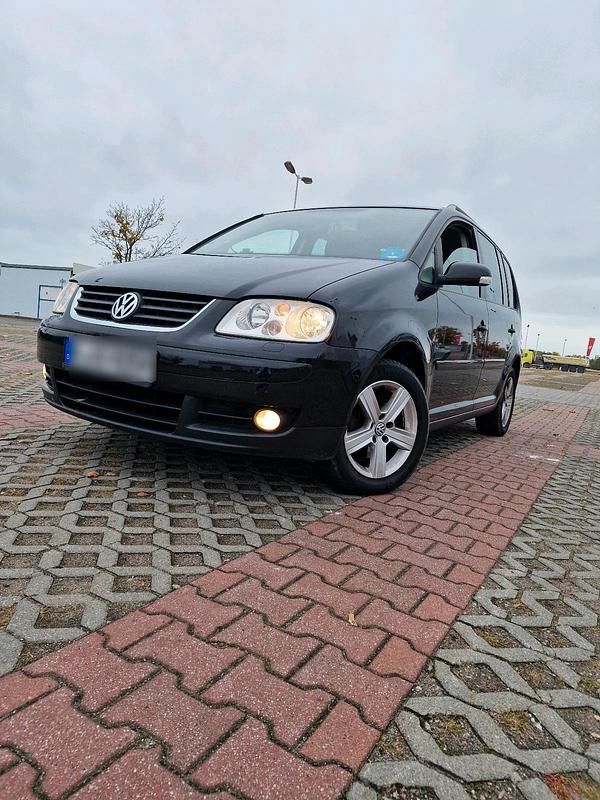 Schwarz Gebraucht 2005 VW Touran Van / Kleinbus | 3.200 € (Etwas zu teuer) - Bild 1/4