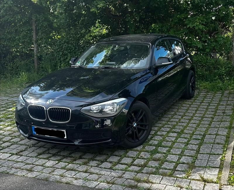 Gebraucht BMW 114 102 PS (75 kW) 2014 Schwarz Kleinwagen