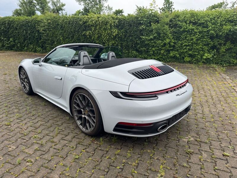 Gebraucht Porsche 992 450 PS (330 kW) 2024 Grau Cabrio