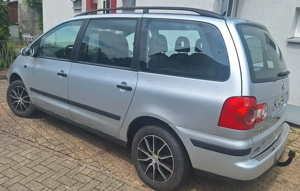 Gebraucht VW Sharan 131 PS (96 kW) 2005 Silber Van / Kleinbus