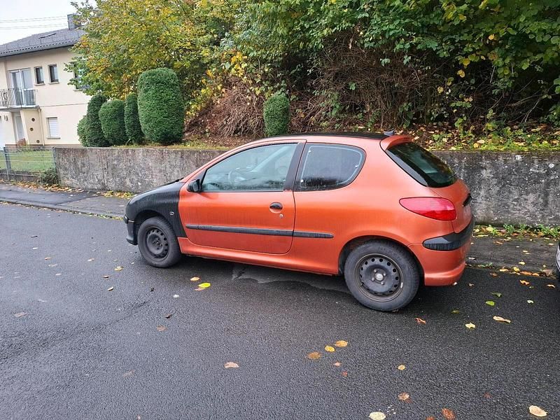 Andere farben Gebraucht 2001 Peugeot 206 Kleinwagen | 500 € (Superpreis) - Bild 1/4
