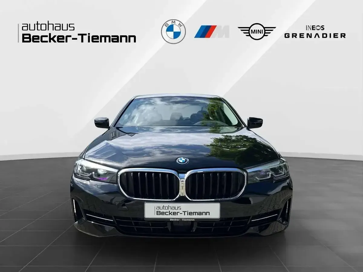 Gebraucht BMW 530e Sport Line 292 PS (214 kW) 2022 Schwarz ii Limousine