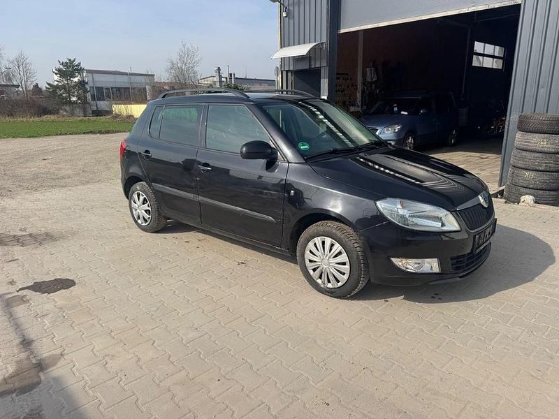 Gebraucht Skoda Fabia Ambition 69 PS (50 kW) 2012 Schwarz Limousine