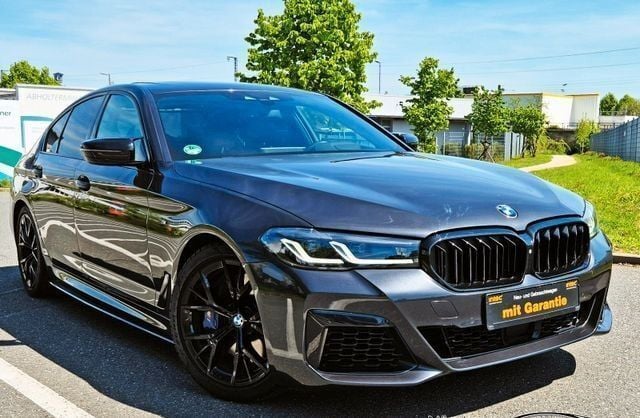 Grau Gebraucht 2019 BMW M550 M Performance Limousine | 39.990 € (Guter Preis) - Bild 1/4