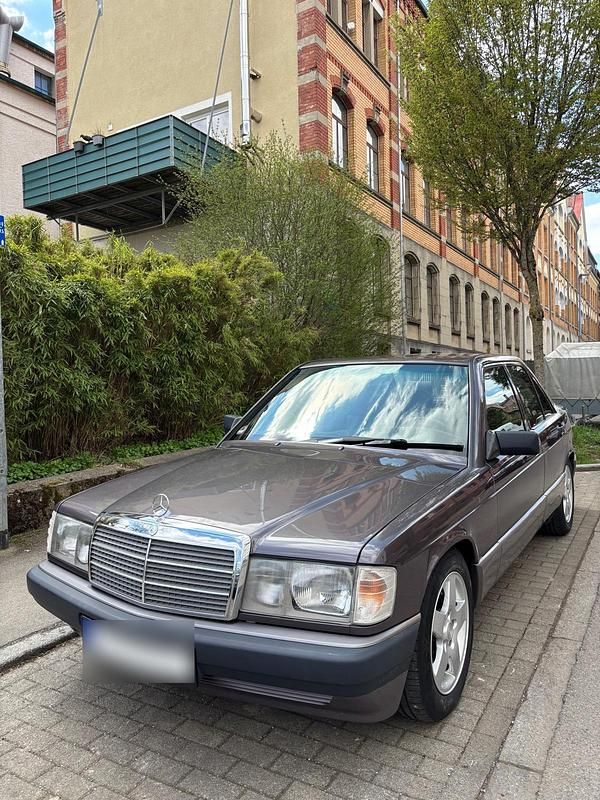 Second-hand Mercedes 190 109 CP (80 kW) 1993 Andere farben Berlinǎ