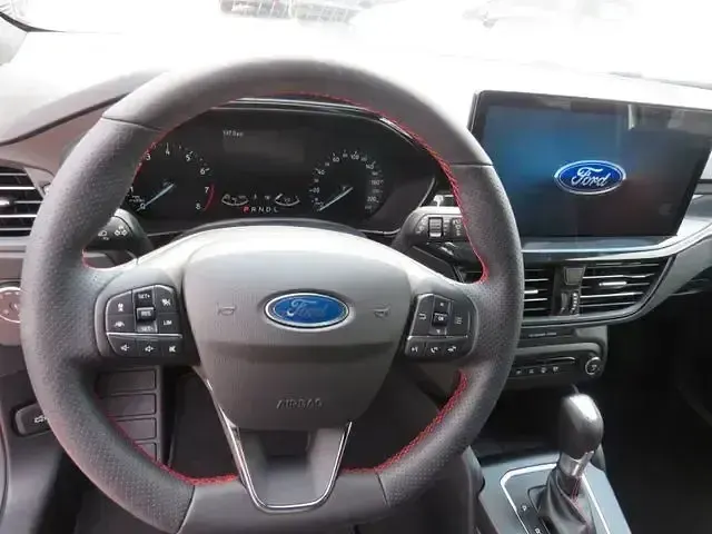 Usata Ford Focus ST-Line 155 CV (114 kW) 2024 Bianco Berlina