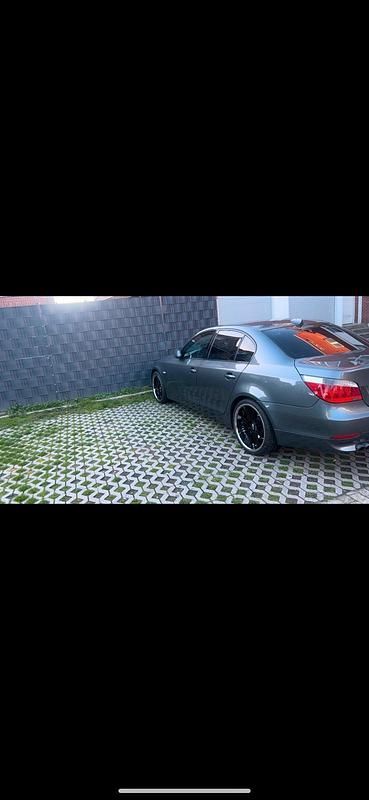 Grau Gebraucht 2006 BMW 523 Limousine | 5.200 € (Fairer Preis) - Bild 1/4