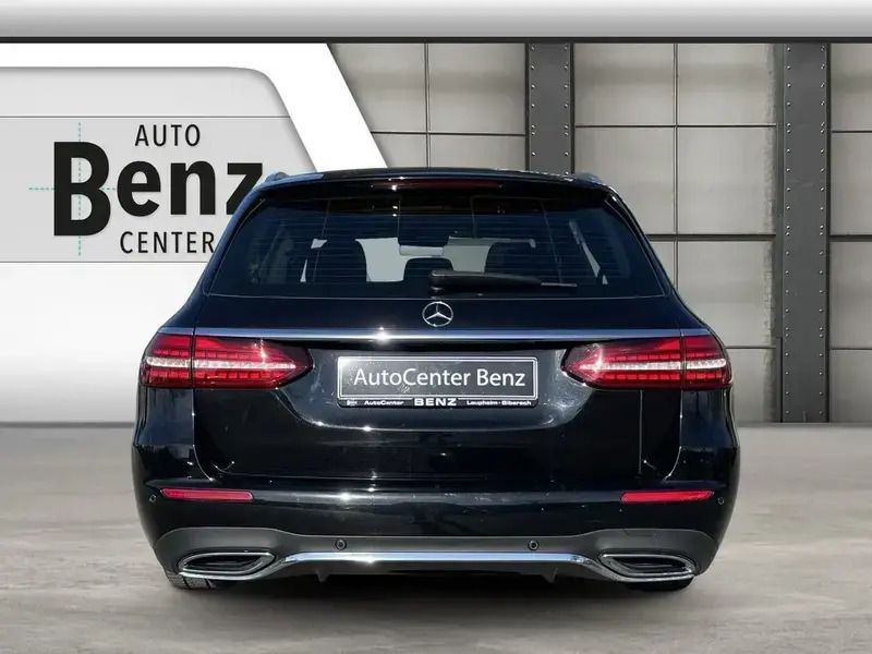 Gebraucht Mercedes E400 AMG line 330 PS (242 kW) 2021 Schwarz Kombi