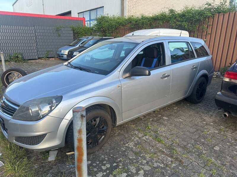 Silber Gebraucht 2009 Opel Astra Selection Kombi | 1.150 € (Fairer Preis) - Bild 1/4