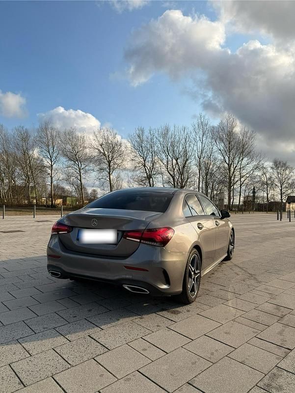 Gebraucht Mercedes A200 AMG 163 PS (119 kW) 2019 Grau Limousine