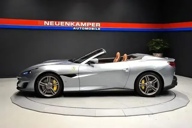 Second-hand Ferrari Portofino 600 CP (441 kW) 2020 Argintiu Cabrio