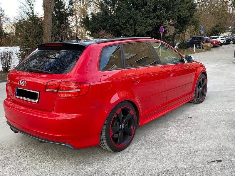 Gebraucht Audi S3 Sport 265 PS (194 kW) 2011 Rot Kleinwagen