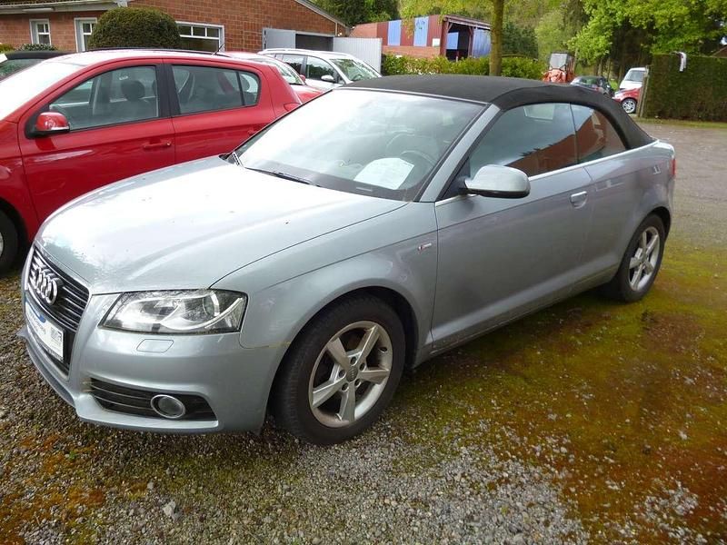 Gebraucht Audi Cabriolet S-Line 140 PS (102 kW) 2014 Monzasilber metallic Cabrio