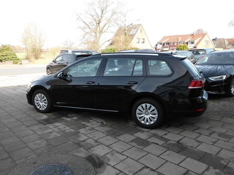 Second-hand VW Golf VII Trendline 116 CP (85 kW) 2017 Negru Break
