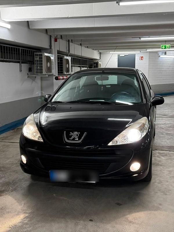 Gebraucht Peugeot 206+ 73 PS (53 kW) 2012 Schwarz Kleinwagen