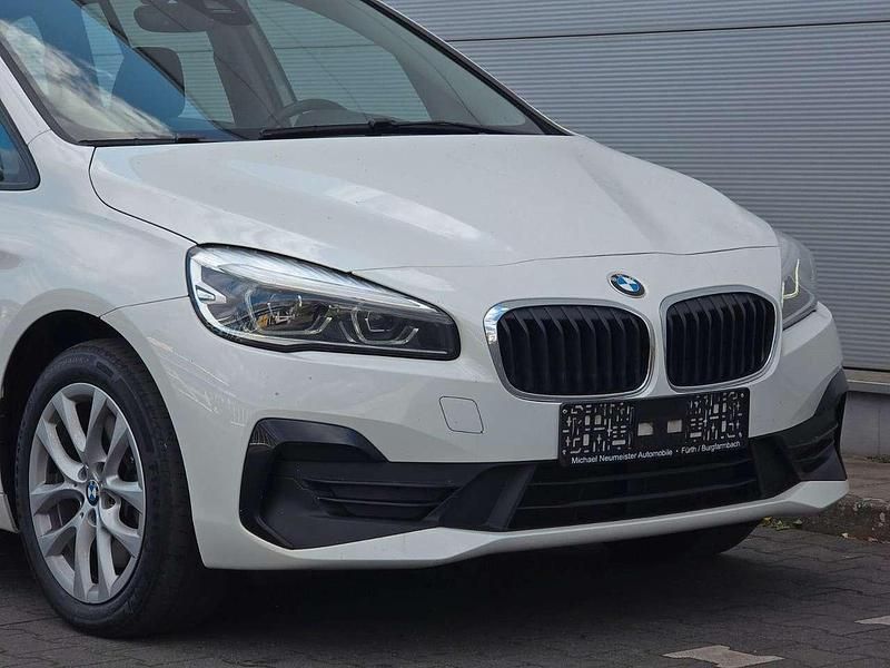 Gebraucht BMW 218 150 PS (110 kW) 2022 Alpinweiß Van / Kleinbus