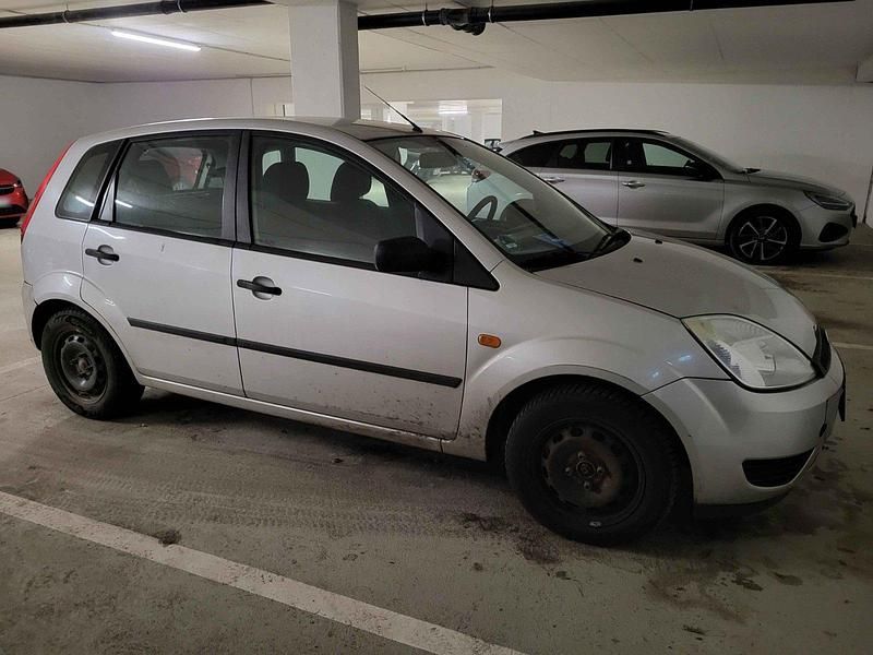 Gebraucht Ford Fiesta 44 PS (32 kW) 2005 Grau Kleinwagen