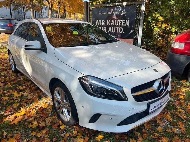 Weiß Gebraucht 2018 Mercedes A180 Limousine | 11.999 € (Fairer Preis) - Bild 1/4