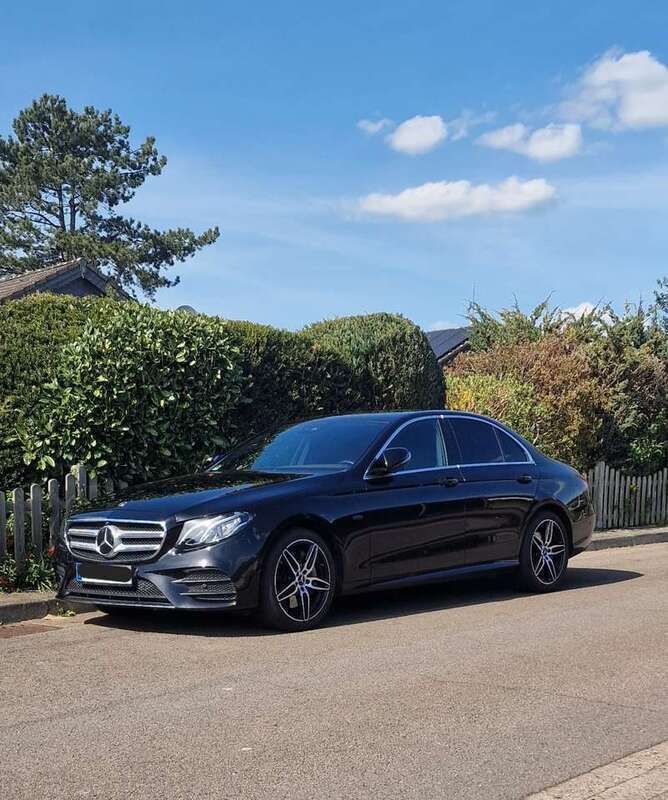 Schwarz Gebraucht 2018 Mercedes E350 AMG line Limousine | 28.500 € (Guter Preis) - Bild 1/4