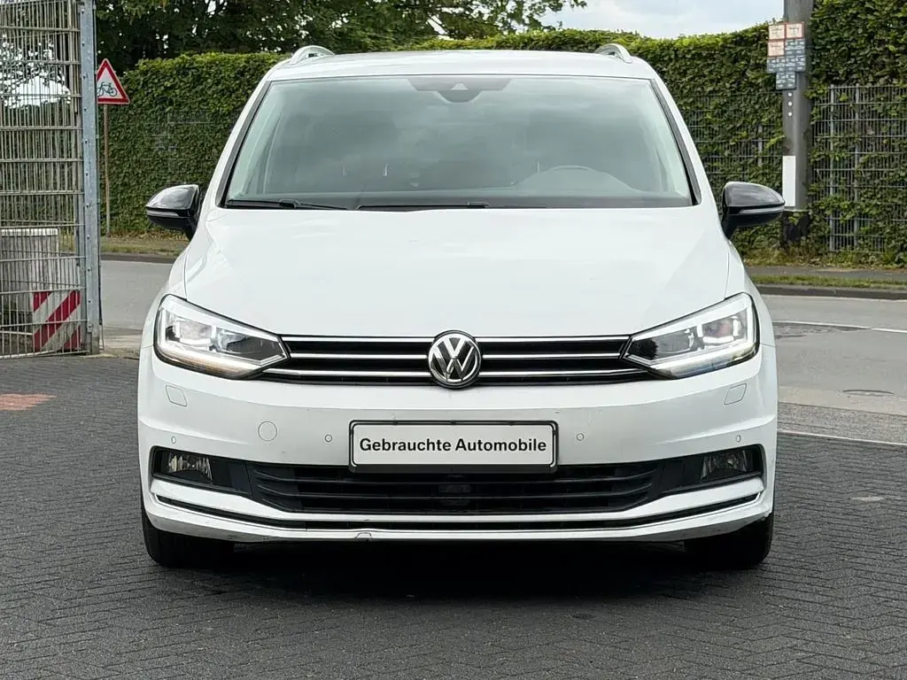 Gebraucht VW Touran Highline 190 PS (139 kW) 2017 Weiß Van / Kleinbus