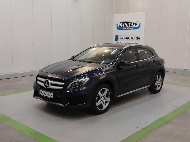 Gebraucht Mercedes GLA180 AMG line 122 PS (89 kW) 2017 Blau SUV