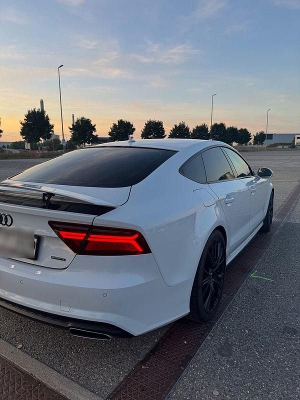 Weiß Gebraucht 2016 Audi A7 Ambiente Kleinwagen | 24.990 € (Superpreis) - Bild 1/4