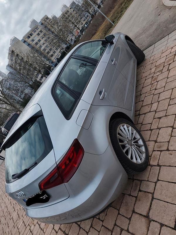Gebraucht Audi A3 Attraction 110 PS (80 kW) 2015 Silber Limousine
