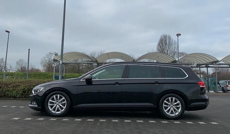 Gebraucht VW Passat Comfortline 150 PS (110 kW) 2016 Schwarz Kombi